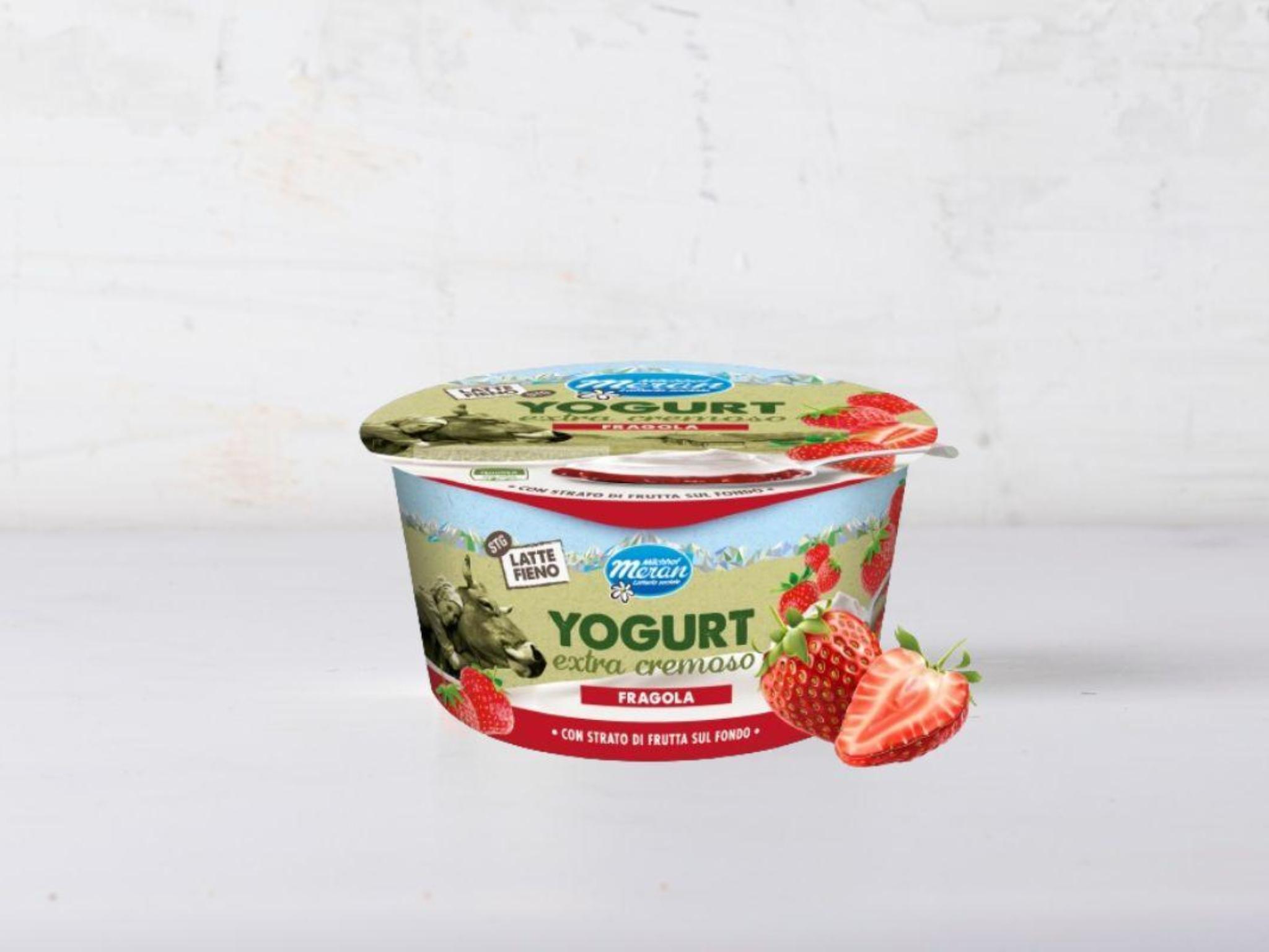 Yogurt extra cremoso da latte fieno STG con fragola