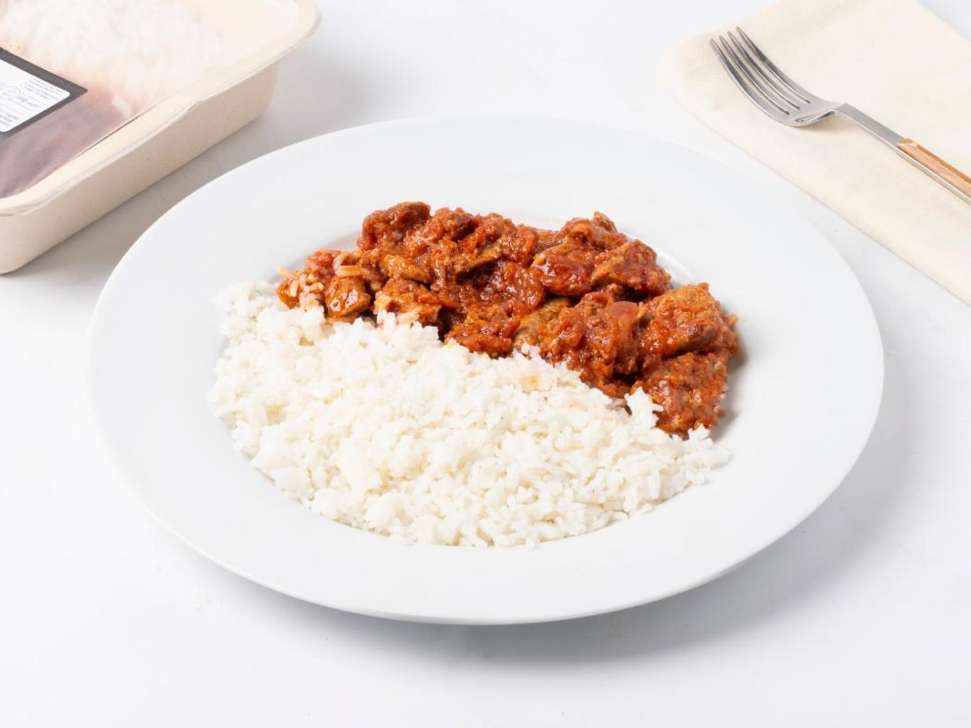 Spezzatino vegetale all'ungherese con riso basmati