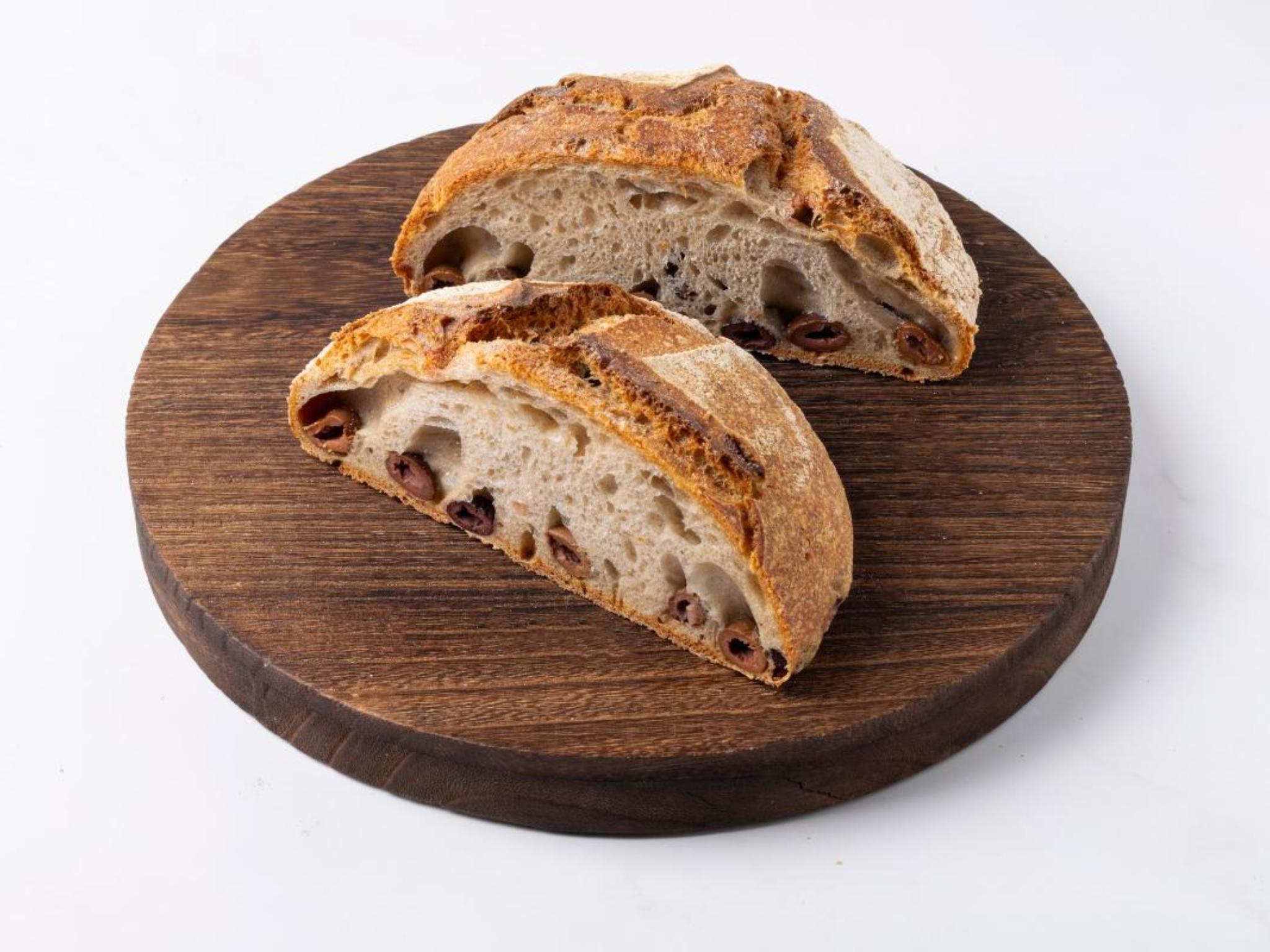 Pane con olive taggiasche