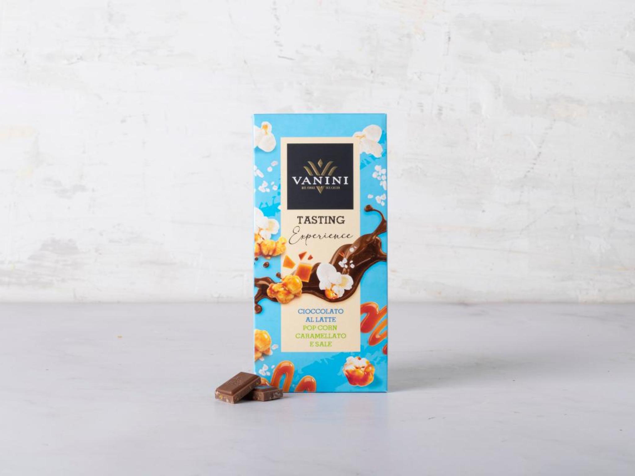 Cioccolato al latte con pop corn caramellato e sale