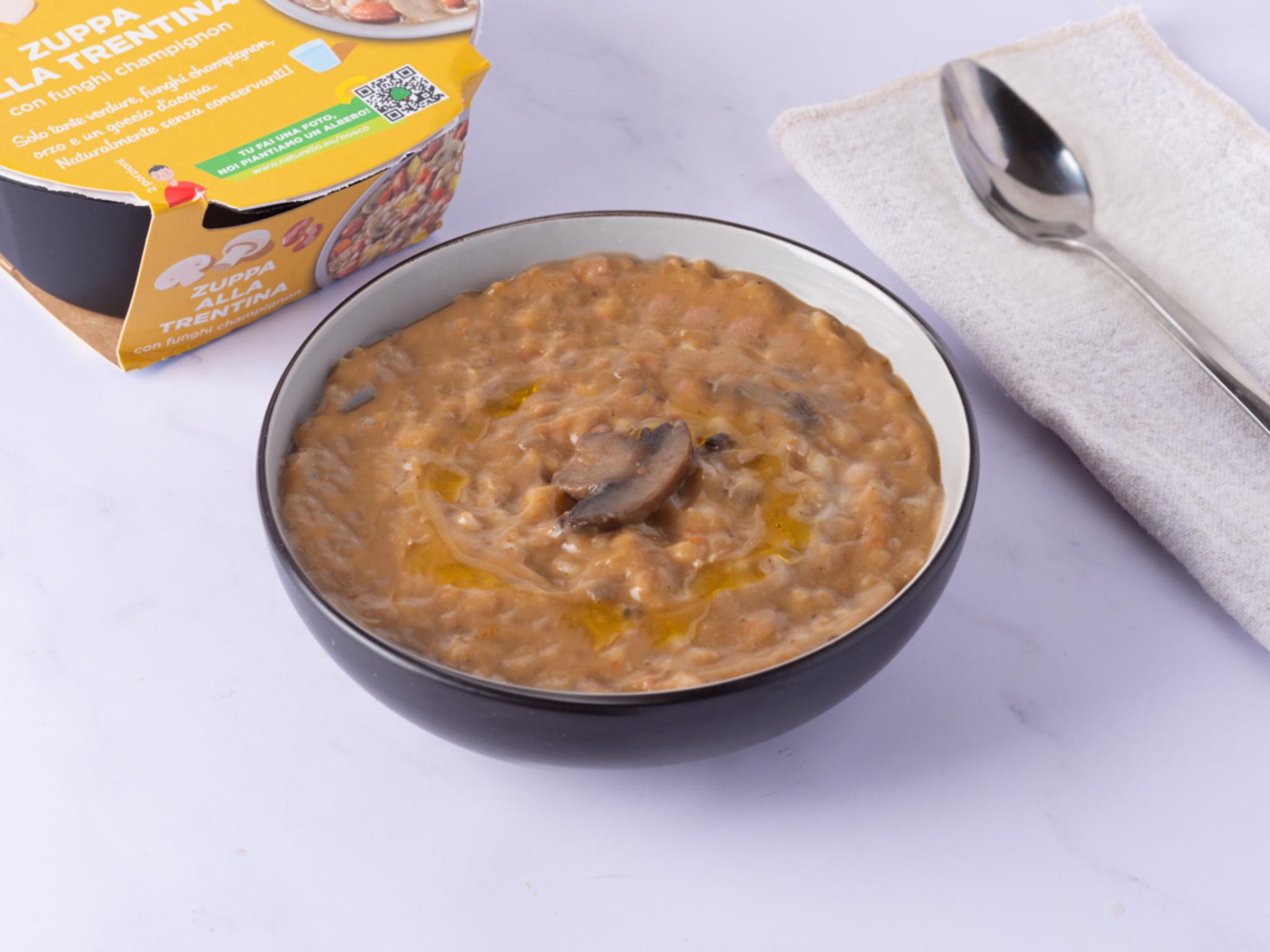 Zuppa alla trentina con orzo e funghi champignon