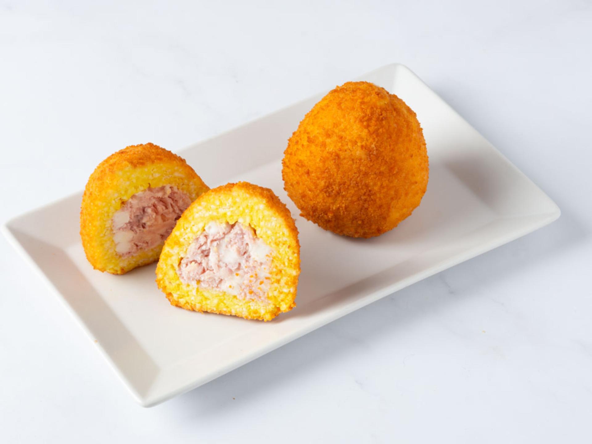Arancini prosciutto e mozzarella