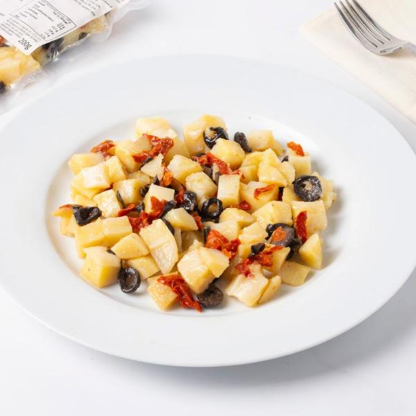 Oro dell'orto Contorno di patate, olive e pomodorini secchi | 200 g