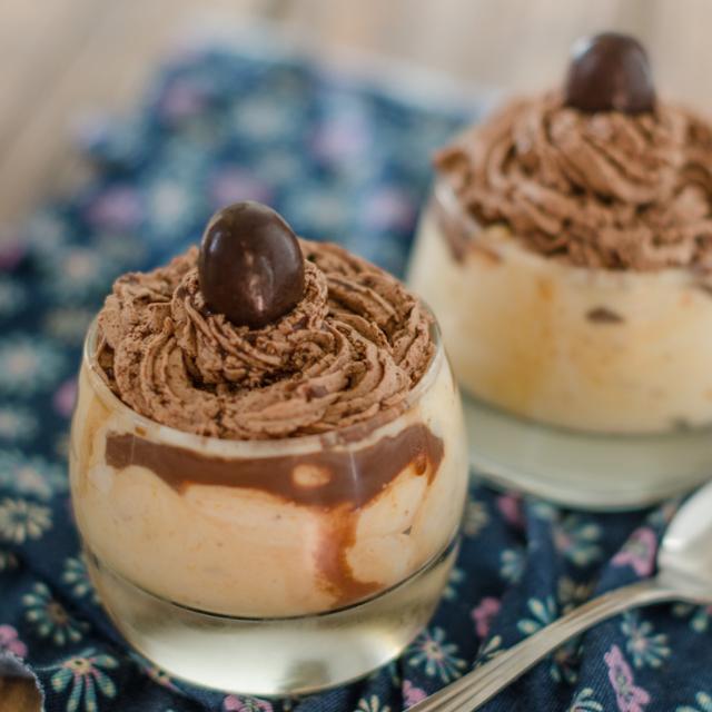 Bicchierini cachi e cioccolato