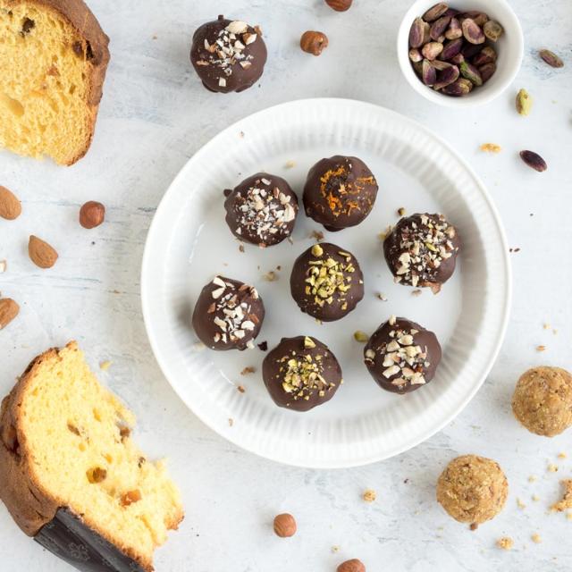 Bon bon di panettone o torta avanzata
