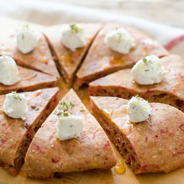 Focaccia alla barbabietola