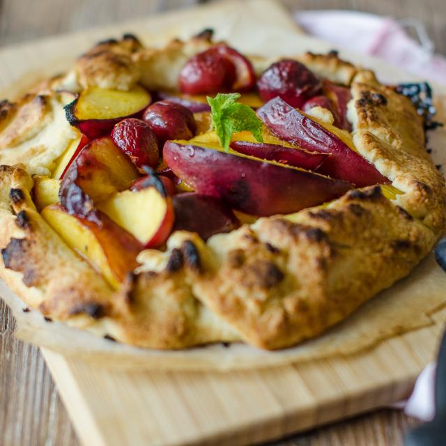 Gallette di pesche e ciliegie