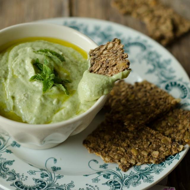 Hummus di lattuga e cannellini
