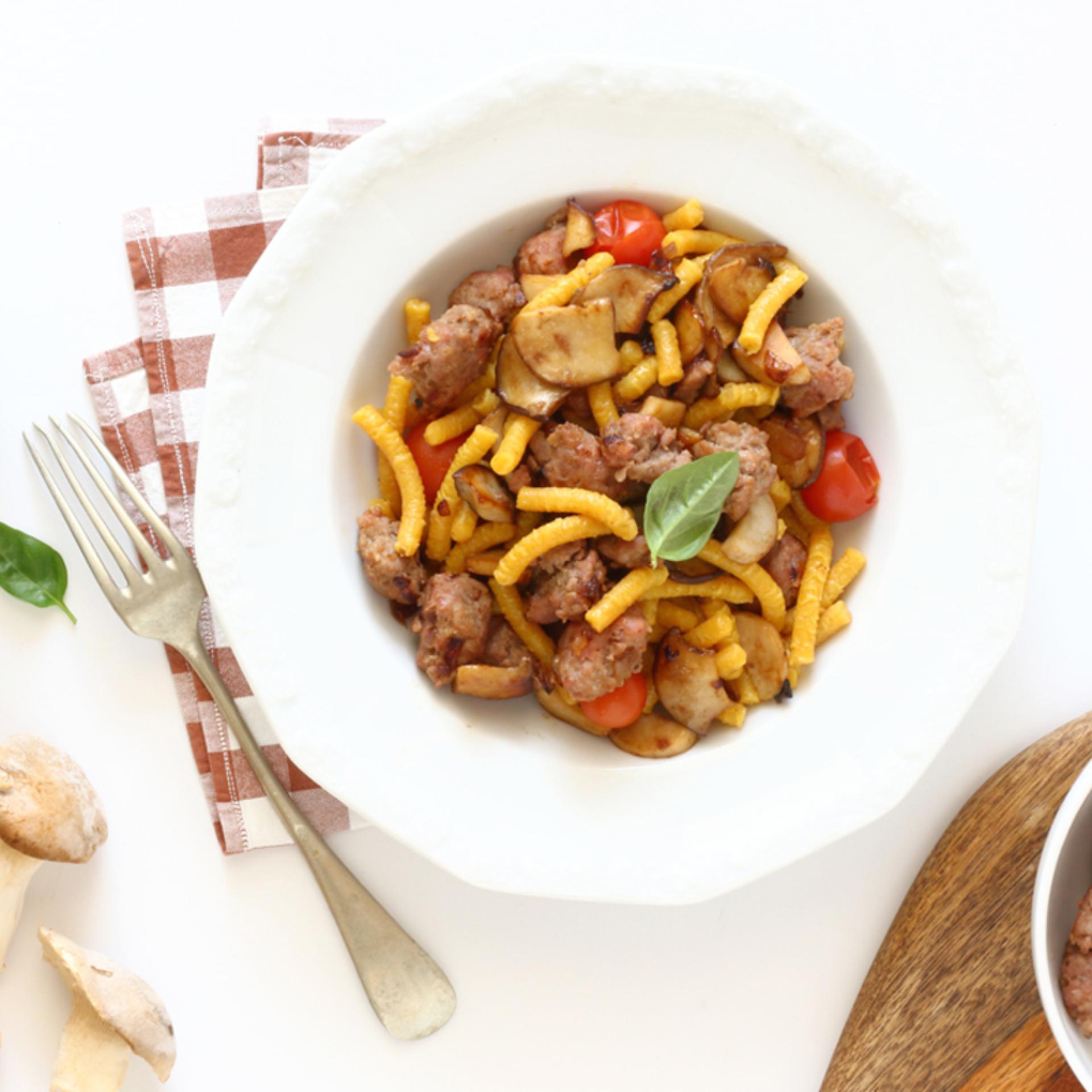 Passatelli al sugo di cardoncelli e salsiccia