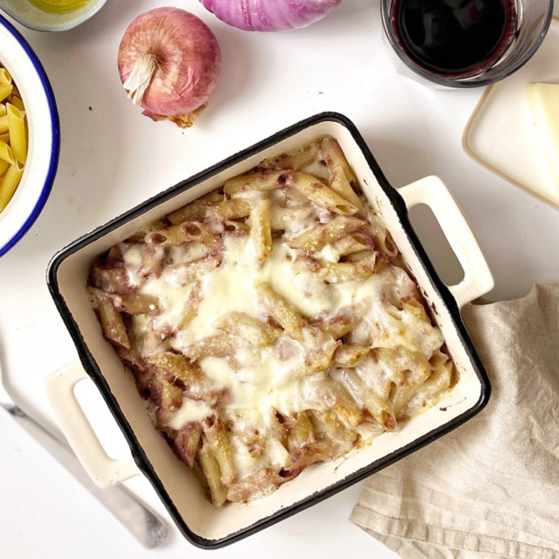 Pasta con le cipolle al forno