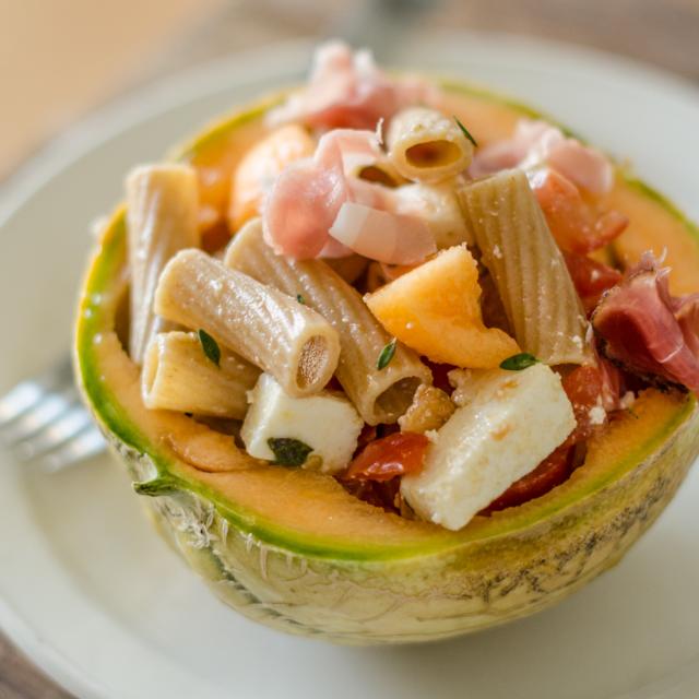 Pasta fredda con melone e speck
