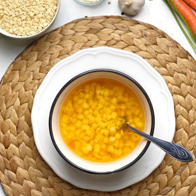 Pastina in brodo colorato
