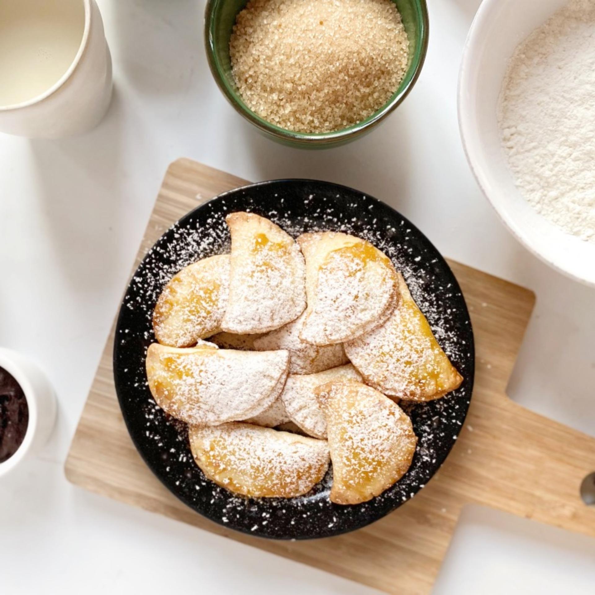 Ravioli di frolla ripieni di crema al cioccolato