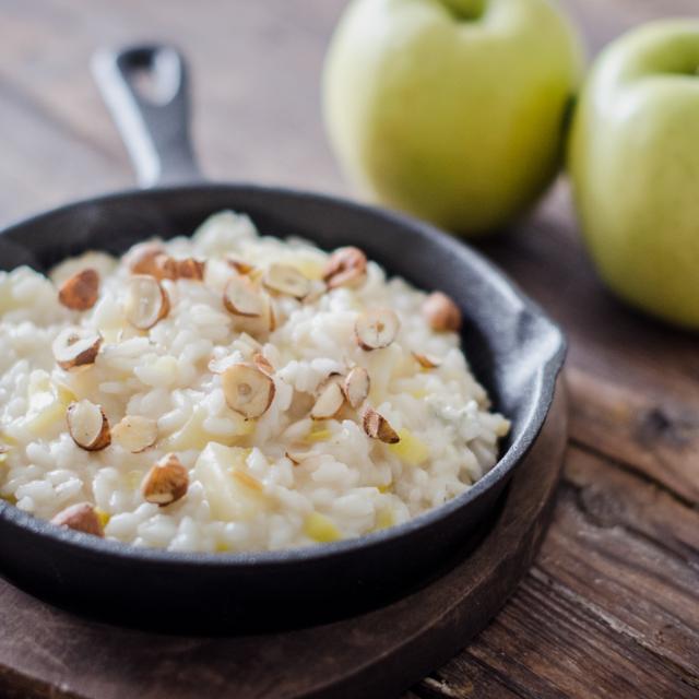 Risotto mele, porri e nocciole