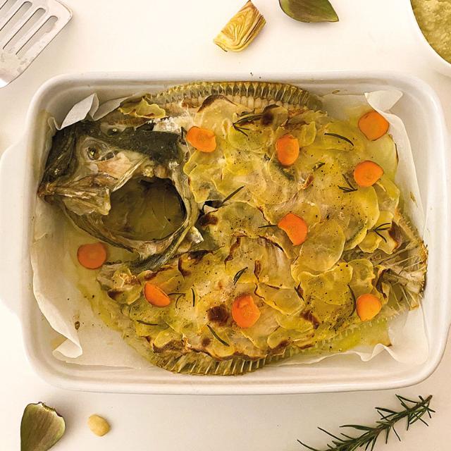 Rombo al forno in crosta di patate