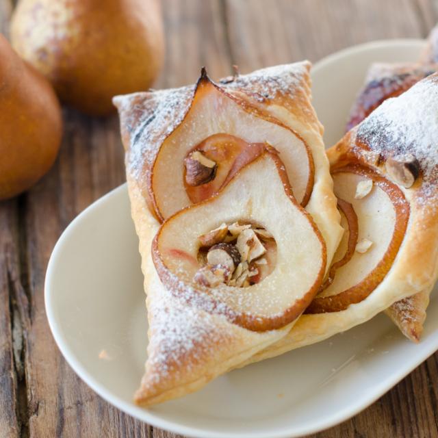 Sfogliatine pere e nocciole
