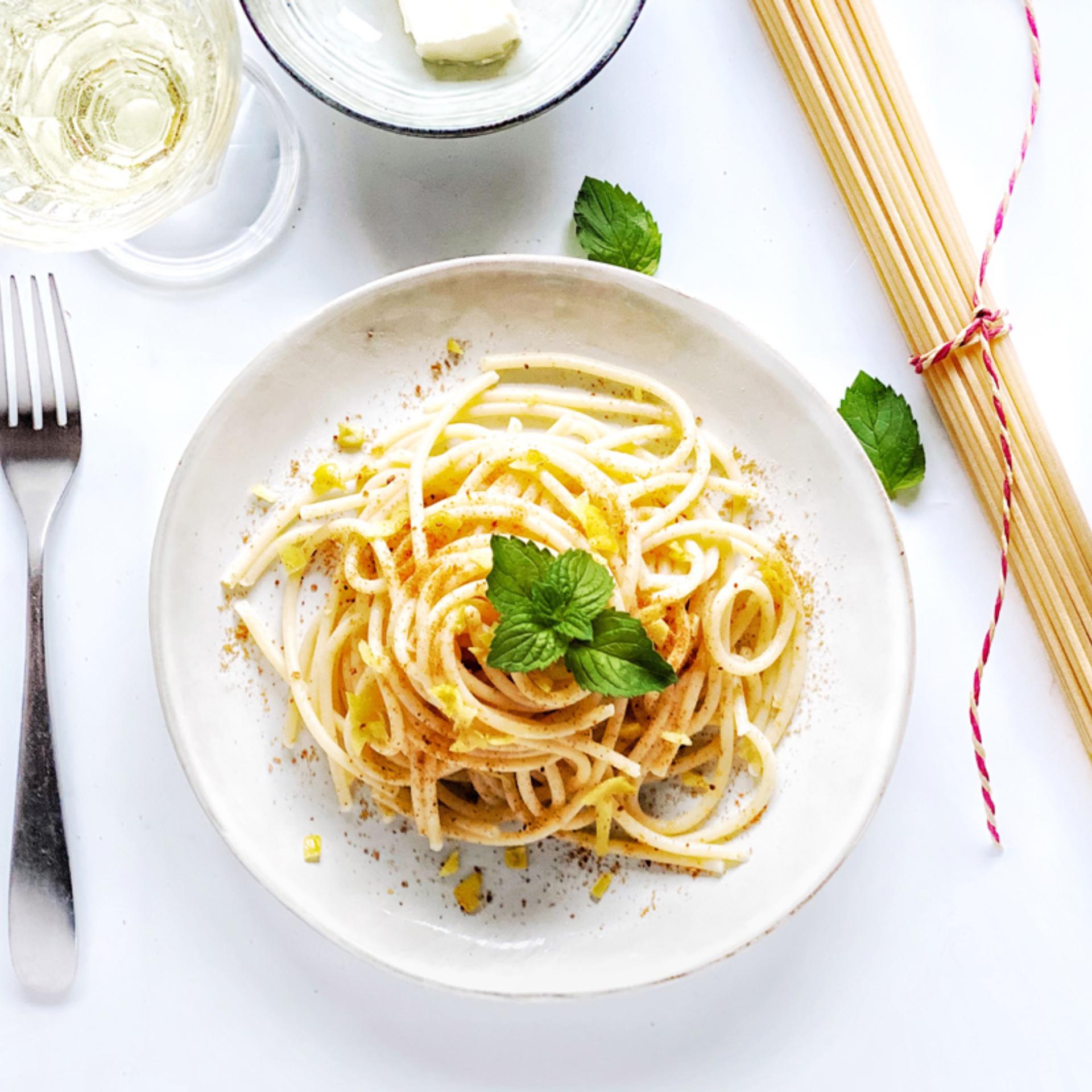 Spaghetti alla bottarga al profumo di limone