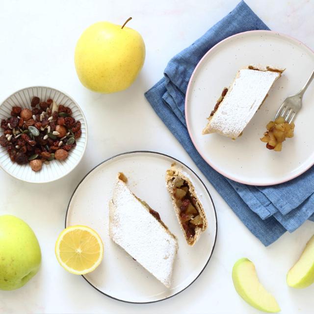 Strudel di mele e frutta secca