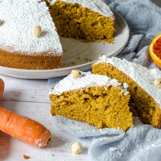 Torta di carote e nocciole