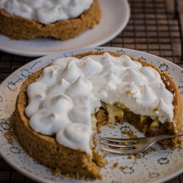 Torta di mele meringata