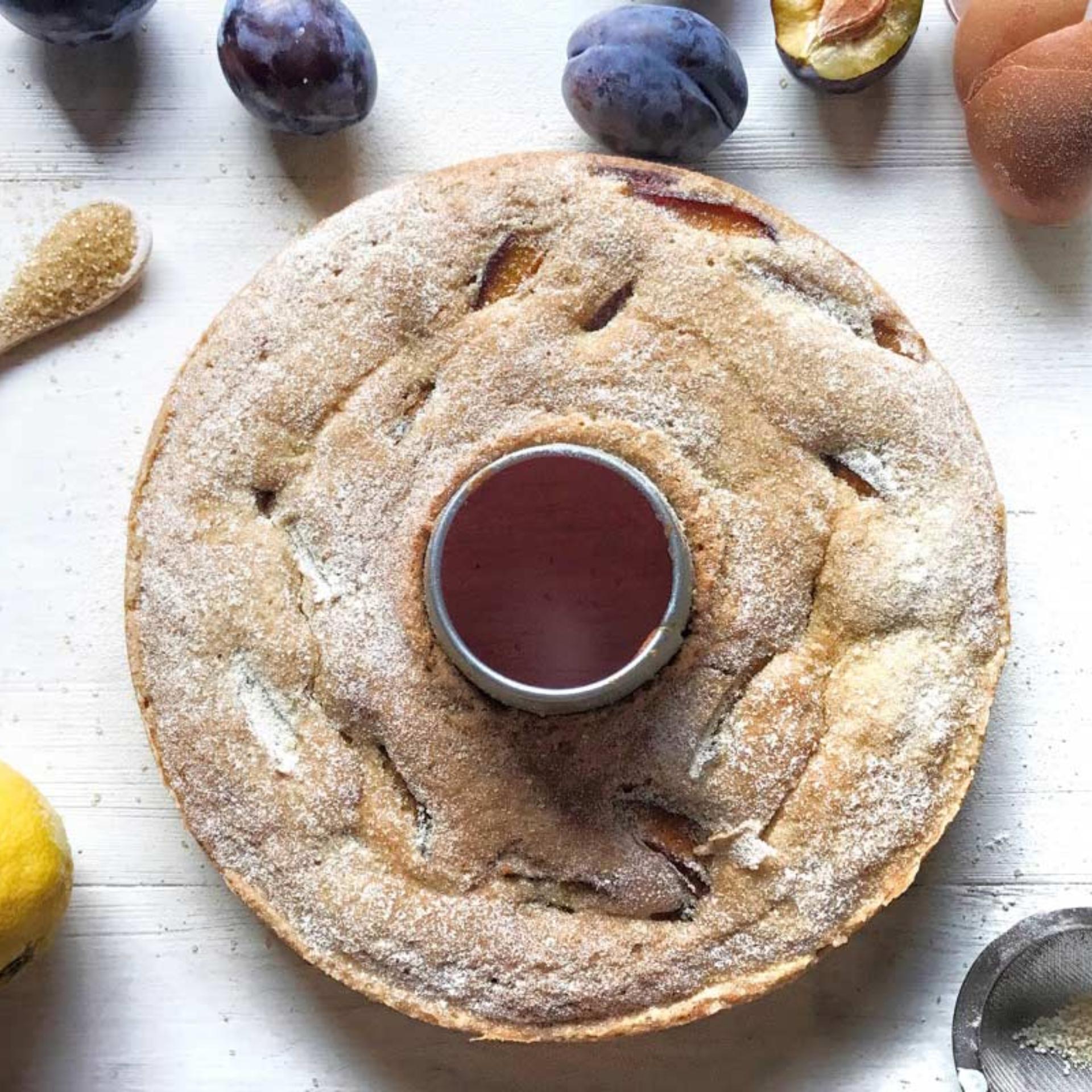 Torta morbida alle prugne