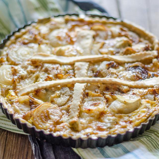 Torta salata cipolline borretane e zola