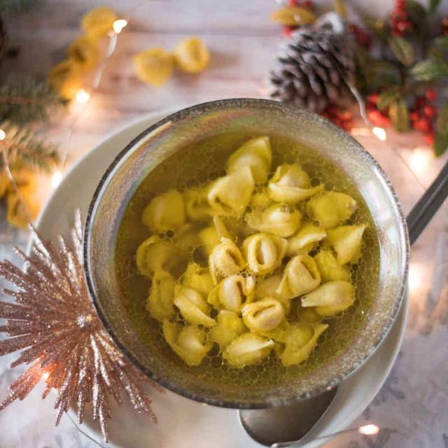 Tortellini in brodo