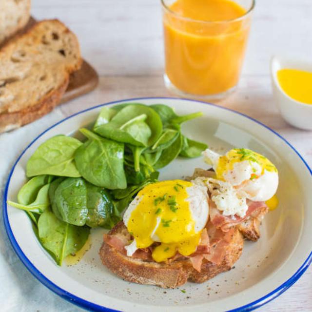 Uova alla benedict
