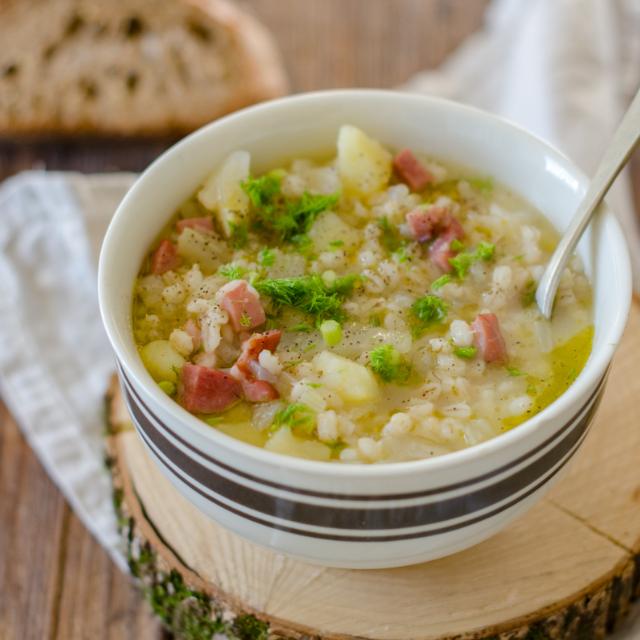 Zuppa di orzo e finocchio