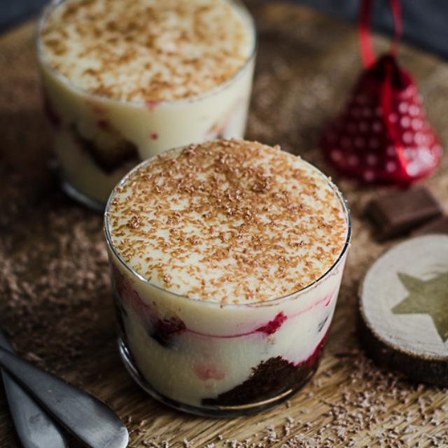 Zuppa inglese al succo di mirtilli e pandoro